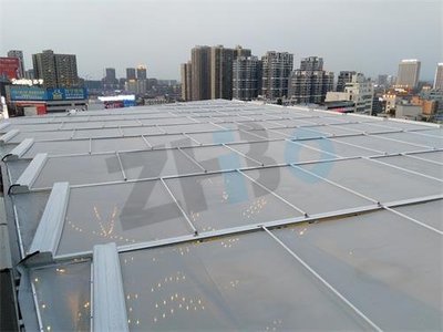 大型玻璃采光顶使用的外遮阳产品_天幕
